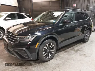 2024 Volkswagen Tiguan S with VIN 3VVFB7AX2RM134769, listed as a IAAI auction lot 42462792 with 1,733 mi miles and . Bid and sale history available at DreamBid. Image 18.