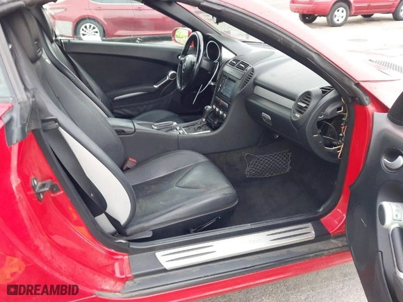 2006 Mercedes-Benz SLK-Class 3.5L with VIN WDBWK56F56F120460, listed as a IAAI auction lot 41651544 with 172,744 mi miles. Bid and sale history available at carsss.com. Image 5.