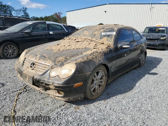 2003 Mercedes-Benz C 230 Kompressor z VIN WDBRN40J43A455536, wystawiony jako Copart lot #74631624 z przebiegiem Nie podano mil oraz Szkoda całkowita • Salvage title. Historia ofert i sprzedaży dostępna na DreamBid. Obrazek 1.