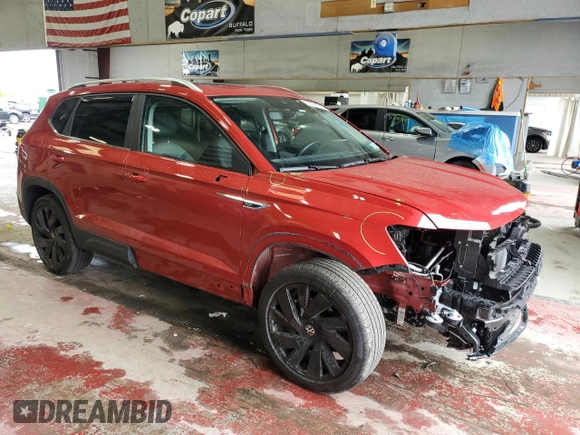 2024 Volkswagen Taos SE z VIN 3VVVX7B25RM059047, wystawiony jako Copart lot #58394335 z przebiegiem 8 651 mil mil oraz Szkoda całkowita • Salvage title. Historia ofert i sprzedaży dostępna na DreamBid. Obrazek 4.