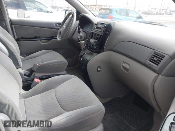 2004 Toyota Sienna CE with VIN 5TDZA23C04S032956, listed as a IAAI auction lot 42121153 with 218,908 mi miles. Bid and sale history available at carsss.com. Image 5.