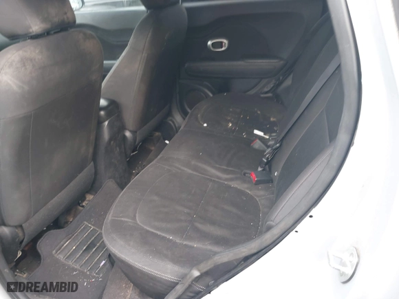 2015 Kia Soul with VIN KNDJN2A20F7804462, listed as a IAAI auction lot 42013821 with 143,455 mi miles. Bid and sale history available at carsss.com. Image 8.
