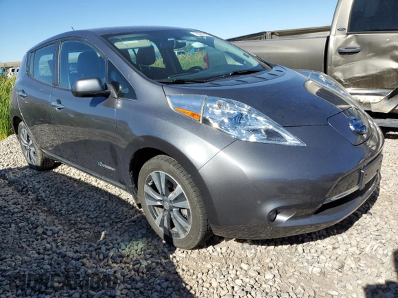 2015 Nissan LEAF SV with VIN 1N4AZ0CPXFC323584, listed as a Copart auction lot 70261393 with Not Provided miles. Bid and sale history available at carsss.com. Image 4.