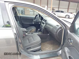 2010 Ford Fusion SE с VIN 3FAHP0HA5AR428603, выставлен на аукционе IAAI как лот 42055330 с пробегом 178 407 миль миль и . История ставок и продаж доступна на DreamBid. Изображение 5.
