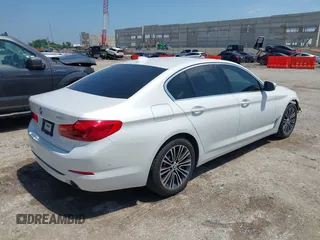 2020 BMW 5 Series 530i z VIN WBAJR3C04LWW68910, wystawiony jako IAAI lot #42430470 z przebiegiem 50 608 mil mil oraz . Historia ofert i sprzedaży dostępna na DreamBid. Obrazek 4.