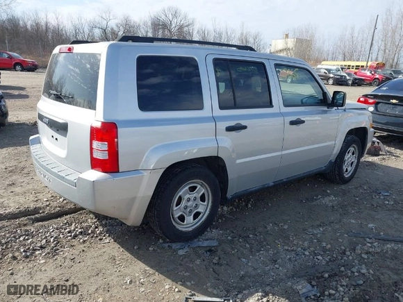 2009 Jeep Patriot Sport with VIN 1J4FT28B39D158917, listed as a IAAI auction lot 41727265 with 59,684 mi miles. Bid and sale history available at carsss.com. Image 4.