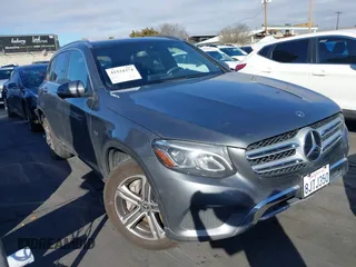 2019 Mercedes-Benz GLC 350e z VIN WDC0G5EB1KF579447, wystawiony jako IAAI lot #41534374 z przebiegiem 88 601 mil mil oraz . Historia ofert i sprzedaży dostępna na DreamBid. Obrazek 1.