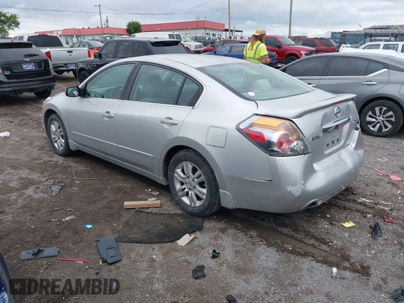 2012 Nissan Altima S z VIN 1N4AL2AP6CC193122, wystawiony jako IAAI lot #42311063 z przebiegiem 183 570 mil mil oraz . Historia ofert i sprzedaży dostępna na DreamBid. Obrazek 3.