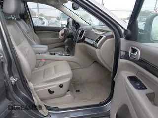 2012 Jeep Grand Cherokee Laredo with VIN 1C4RJFAG8CC298268, listed as a IAAI auction lot 40787833 with 206,486 mi miles. Bid and sale history available at carsss.com. Image 5.
