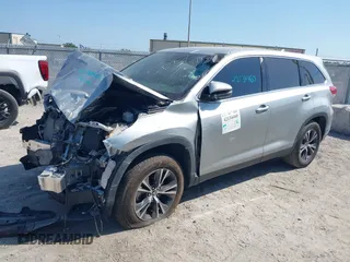 2019 Toyota Highlander LE with VIN 5TDZZRFH8KS362902, listed as a IAAI auction lot 42134460 with 40,102 mi miles and . Bid and sale history available at DreamBid. Image 18.