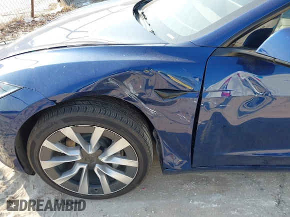 2024 Tesla Model 3 z VIN 5YJ3E1EA4RF751347, wystawiony jako IAAI lot #42185531 z przebiegiem 9 328 mil mil oraz . Historia ofert i sprzedaży dostępna na DreamBid. Obrazek 6.