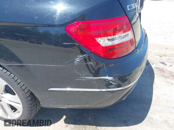 2013 Mercedes-Benz C 300 Sport with VIN WDDGF8ABXDR247478, listed as a IAAI auction lot 42570347 with 97,463 mi miles and . Bid and sale history available at DreamBid. Image 6.