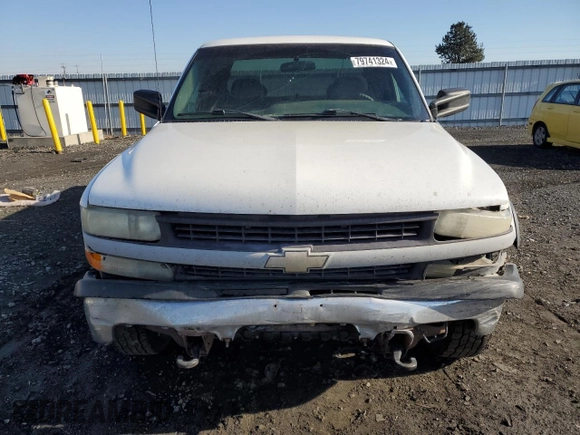 2001 Chevrolet Silverado 2500 with VIN 1GCGK29U61Z200260, listed as a Copart auction lot 79741324 with 217,069 mi miles and Salvage Title. Bid and sale history available at carsss.com. Image 5.