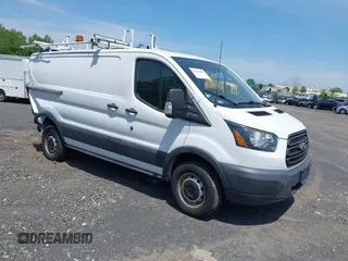 2016 Ford Transit Cargo z VIN 1FTYR1YM0GKB55605, wystawiony jako IAAI lot #42211489 z przebiegiem Nie podano mil oraz . Historia ofert i sprzedaży dostępna na DreamBid. Obrazek 1.