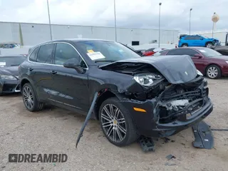 2017 Porsche Cayenne with VIN WP1AA2A2XHKA90706, listed as a IAAI auction lot 41692768 with 92,800 mi miles. Bid and sale history available at carsss.com. Image 1.