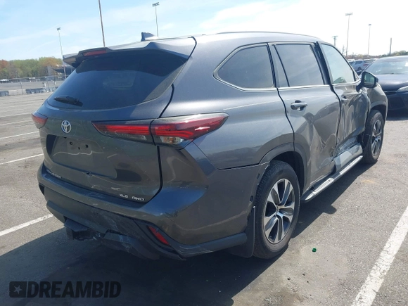 2024 Toyota Highlander LE z VIN 5TDKDRBH6RS552634, wystawiony jako IAAI lot #42086919 z przebiegiem 12 606 mil mil oraz . Historia ofert i sprzedaży dostępna na DreamBid. Obrazek 4.