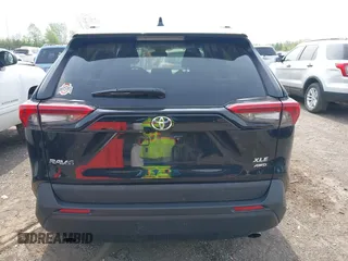 2020 Toyota RAV4 XLE with VIN 2T3P1RFV3LC121898, listed as a IAAI auction lot 42124803 with 23,374 mi miles. Bid and sale history available at carsss.com. Image 16.