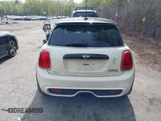 2014 MINI Hardtop S with VIN WMWXM7C55ET970769, listed as a IAAI auction lot 42181868 with 173,839 mi miles and . Bid and sale history available at DreamBid. Image 17.