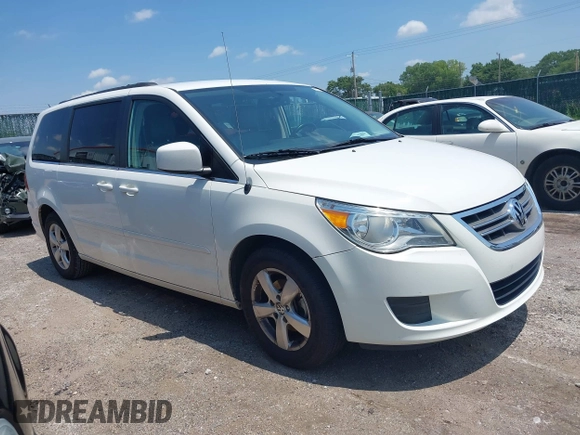2011 Volkswagen Routan SE with VIN 2V4RW3DG3BR641964, listed as a IAAI auction lot 42758818 with 119,247 mi miles and . Bid and sale history available at DreamBid. Image 1.