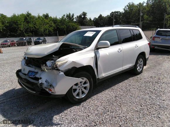2011 Toyota Highlander with VIN 5TDBK3EH3BS081157, listed as a IAAI auction lot 39747506 with 297,751 mi miles. Bid and sale history available at carsss.com. Image 18.