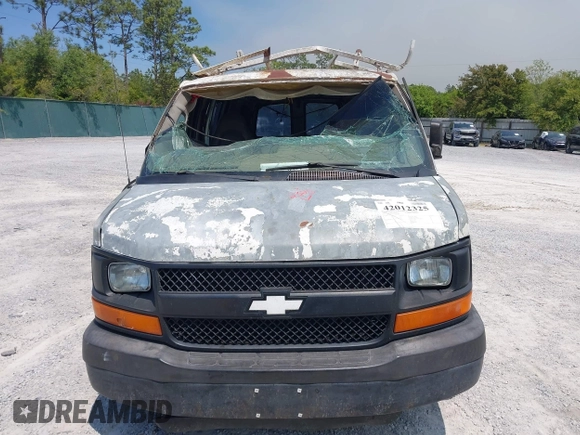 2005 Chevrolet Express Cargo Van with VIN 1GCGG25VX51226784, listed as a IAAI auction lot 42012325 with 537,878 mi miles. Bid and sale history available at carsss.com. Image 12.