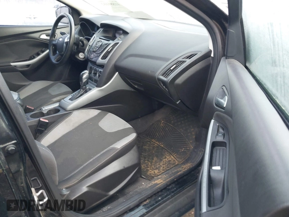 2012 Ford Focus SE with VIN 1FAHP3F25CL256409, listed as a IAAI auction lot 41886182 with 205,975 mi miles. Bid and sale history available at carsss.com. Image 5.