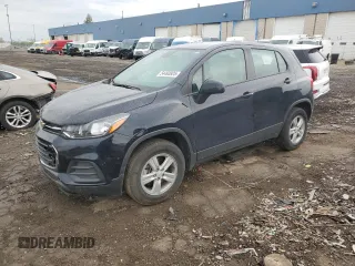 2021 Chevrolet Trax LS z VIN KL7CJNSB3MB349599, wystawiony jako Copart lot #54493925 z przebiegiem 52 804 mil mil oraz Nie do naprawy • Non repairable. Historia ofert i sprzedaży dostępna na DreamBid. Obrazek 1.