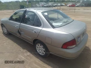 2001 Nissan Sentra GXE z VIN 3N1CB51D61L500385, wystawiony jako IAAI lot #28091277 z przebiegiem 172 807 mil mil oraz . Historia ofert i sprzedaży dostępna na DreamBid. Obrazek 3.