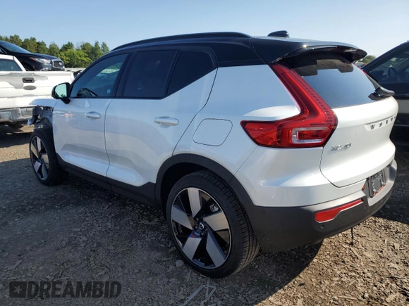 2024 Volvo XC40 Plus z VIN YV4ER3XL8R2244524, wystawiony jako Copart lot #67771074 z przebiegiem 1 357 mil mil oraz Czysty tytuł • Clean title. Historia ofert i sprzedaży dostępna na DreamBid. Obrazek 2.