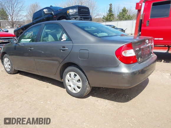 2004 Toyota Camry LE with VIN 4T1BE32K24U895575, listed as a IAAI auction lot 42067190 with 283,333 mi miles. Bid and sale history available at carsss.com. Image 3.