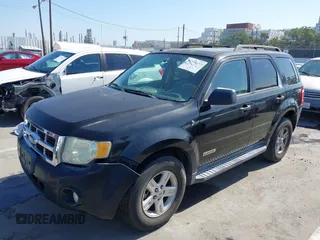 2008 Ford Escape Hybrid z VIN 1FMCU49H38KB35597, wystawiony jako IAAI lot #42225617 z przebiegiem 82 171 mil mil oraz . Historia ofert i sprzedaży dostępna na DreamBid. Obrazek 2.