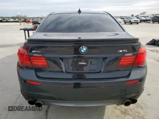 2015 BMW 7 Series 750Li xDrive z VIN WBAYF8C54FD654540, wystawiony jako Copart lot #49346035 z przebiegiem 98 336 mil mil oraz Szkoda całkowita • Salvage title. Historia ofert i sprzedaży dostępna na DreamBid. Obrazek 6.