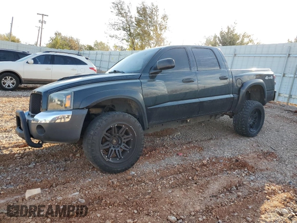 2005 Dodge Dakota SLT z VIN 1D7HW48K45S139614, wystawiony jako Copart lot #83898134 z przebiegiem 200 188 mil mil oraz Szkoda całkowita • Salvage title. Historia ofert i sprzedaży dostępna na DreamBid. Obrazek 1.