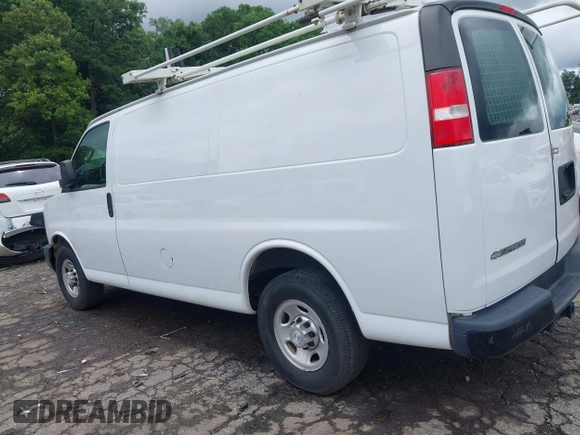 2017 Chevrolet Express Cargo with VIN 1GCWGAFF7H1345734, listed as a IAAI auction lot 42438389 with 184,130 mi miles and . Bid and sale history available at DreamBid. Image 3.