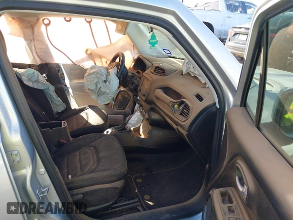 2017 Jeep Renegade Latitude with VIN ZACCJABB0HPG46904, listed as a IAAI auction lot 41844524 with Not Provided miles. Bid and sale history available at carsss.com. Image 5.