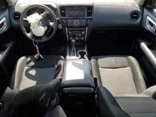 2018 Nissan Pathfinder S z VIN 5N1DR2MM6JC620539, wystawiony jako Copart lot #48370295 z przebiegiem 91 047 mil mil oraz Szkoda całkowita • Salvage title. Historia ofert i sprzedaży dostępna na DreamBid. Obrazek 8.