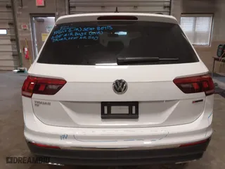 2021 Volkswagen Tiguan SE with VIN 3VV2B7AX1MM142501, listed as a IAAI auction lot 40983853 with 45,121 mi miles. Bid and sale history available at carsss.com. Image 17.