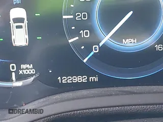2017 Cadillac Escalade Luxury z VIN 1GYS3BKJ4HR354882, wystawiony jako IAAI lot #41920813 z przebiegiem 122 982 mil mil oraz . Historia ofert i sprzedaży dostępna na DreamBid. Obrazek 15.