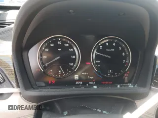 2020 BMW X1 xDrive28i с VIN WBXJG9C03L5P43018, выставлен на аукционе Copart как лот 61079135 с пробегом 45 750 миль миль и Списание • Salvage title. История ставок и продаж доступна на DreamBid. Изображение 9.