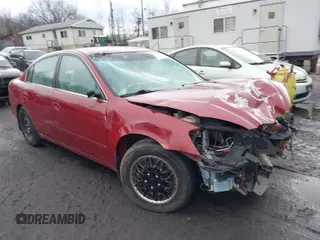 2004 Nissan Altima S with VIN 1N4AL11D04C168184, listed as a IAAI auction lot 41728423 with 223,121 mi miles. Bid and sale history available at carsss.com. Image 1.