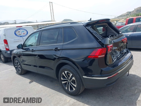 2022 Volkswagen Tiguan S z VIN 3VV1B7AX5NM056766, wystawiony jako IAAI lot #42024519 z przebiegiem 97 548 mil mil oraz . Historia ofert i sprzedaży dostępna na DreamBid. Obrazek 3.
