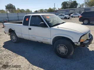 1998 GMC Sonoma SLS with VIN 1GTDT19X7W8524982, listed as a Copart auction lot 74506624 with 0 mi miles and Salvage Title. Bid and sale history available at carsss.com. Image 4.