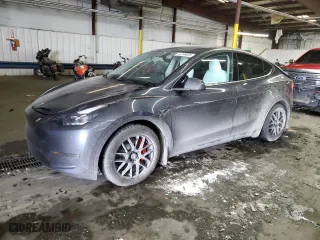2025 Tesla Model Y Performance with VIN 7SAYGDEF4SA346883, listed as a Copart auction lot 44736535 with 3,689 mi miles and Clean Title. Bid and sale history available at carsss.com. Image 1.
