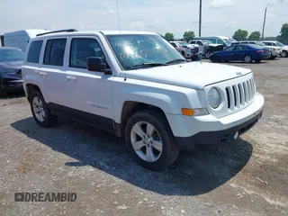 2016 Jeep Patriot Latitude z VIN 1C4NJRFBXGD782116, wystawiony jako IAAI lot #42429131 z przebiegiem 147 326 mil mil oraz . Historia ofert i sprzedaży dostępna na DreamBid. Obrazek 1.
