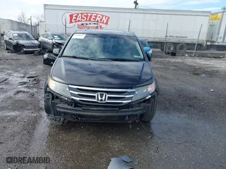 2011 Honda Odyssey EX-L with VIN 5FNRL5H62BB069118, listed as a IAAI auction lot 41808017 with 138,271 mi miles. Bid and sale history available at carsss.com. Image 13.