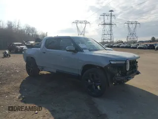 2025 Rivian R1T Adventure z VIN 7FCTGBAAXSN035740, wystawiony jako IAAI lot #41728515 z przebiegiem 3 773 mil mil oraz . Historia ofert i sprzedaży dostępna na DreamBid. Obrazek 17.