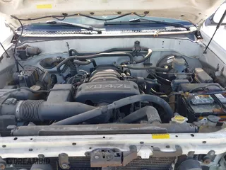 2005 Toyota Sequoia SR5 with VIN 5TDZT34A75S258880, listed as a IAAI auction lot 41584267 with 221,917 mi miles. Bid and sale history available at carsss.com. Image 10.