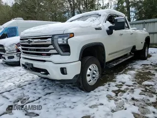 2024 Chevrolet Silverado 3500HD High Country with VIN 1GC4YVEY7RF383855, listed as a Copart auction lot 87835935 with 17,133 mi miles and Salvage Title. Bid and sale history available at carsss.com. Image 11.