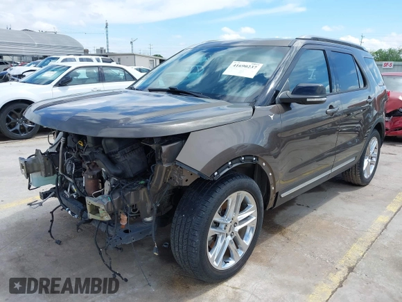 2016 Ford Explorer XLT with VIN 1FM5K7D89GGB11474, listed as a IAAI auction lot 41690237 with 19,109 mi miles and . Bid and sale history available at carsss.com. Image 2.