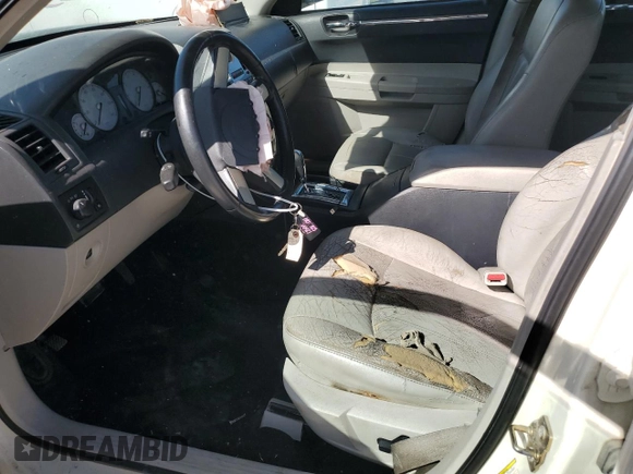 2006 Chrysler 300 Touring with VIN 2C3KA53G36H487943, listed as a Copart auction lot 52537405 with 218,918 mi miles and Salvage Title. Bid and sale history available at DreamBid. Image 7.